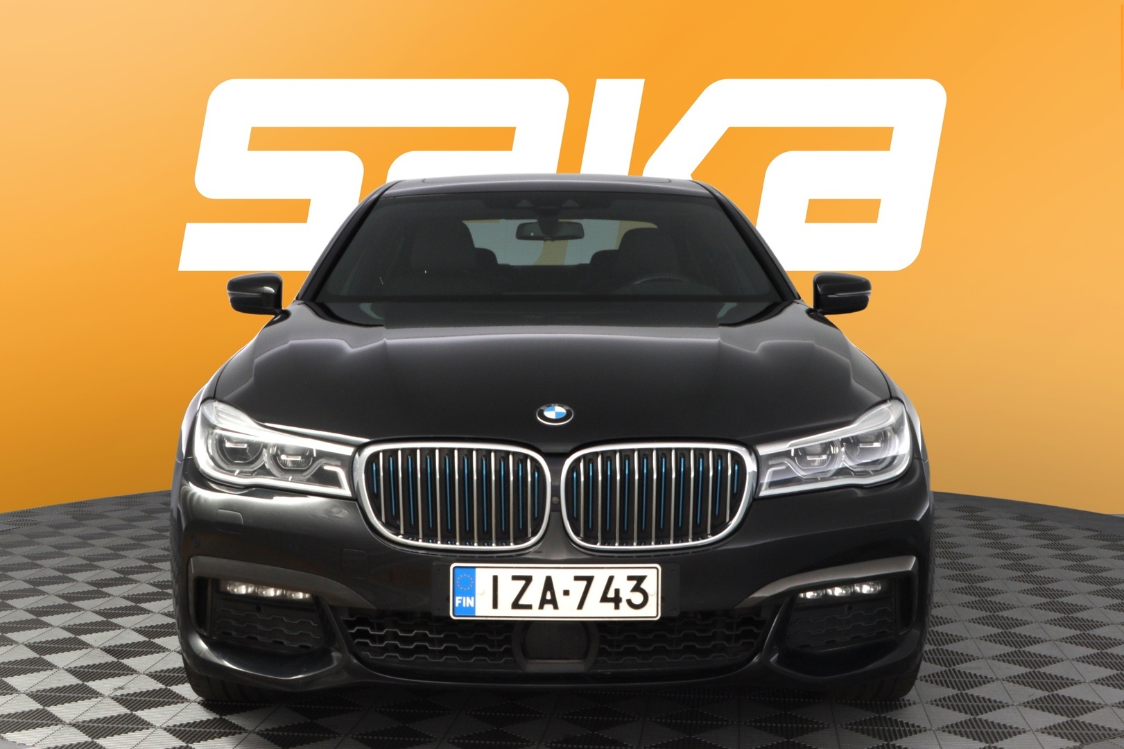 BMW 740 2019