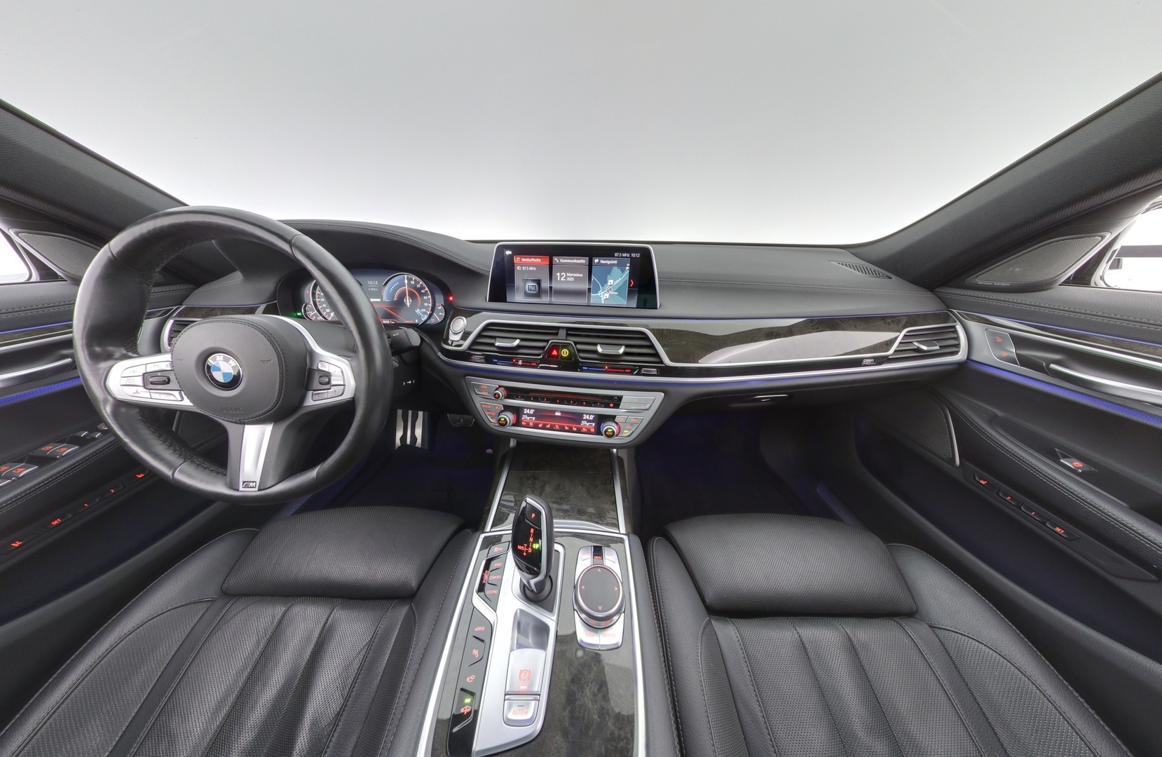 BMW 740 2019