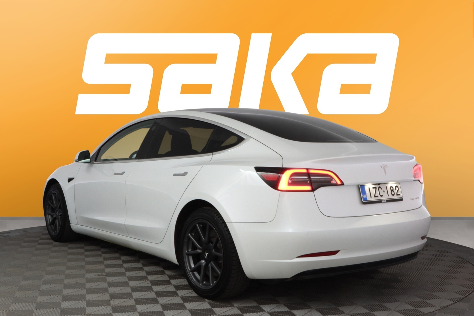 TESLA Model 3 2019