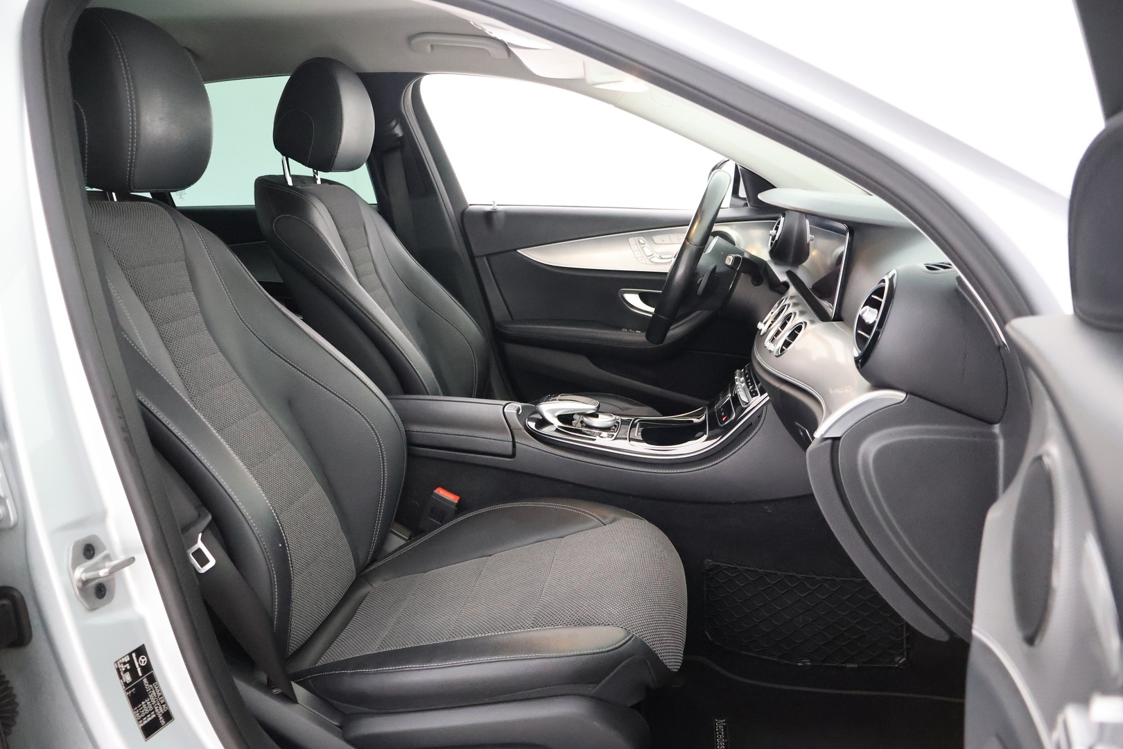 MERCEDES-BENZ E 2019