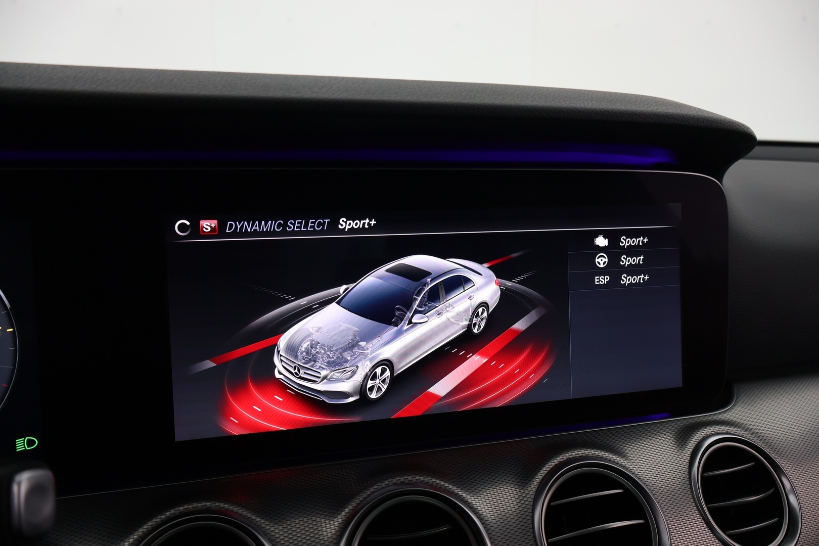 MERCEDES-BENZ E 2019