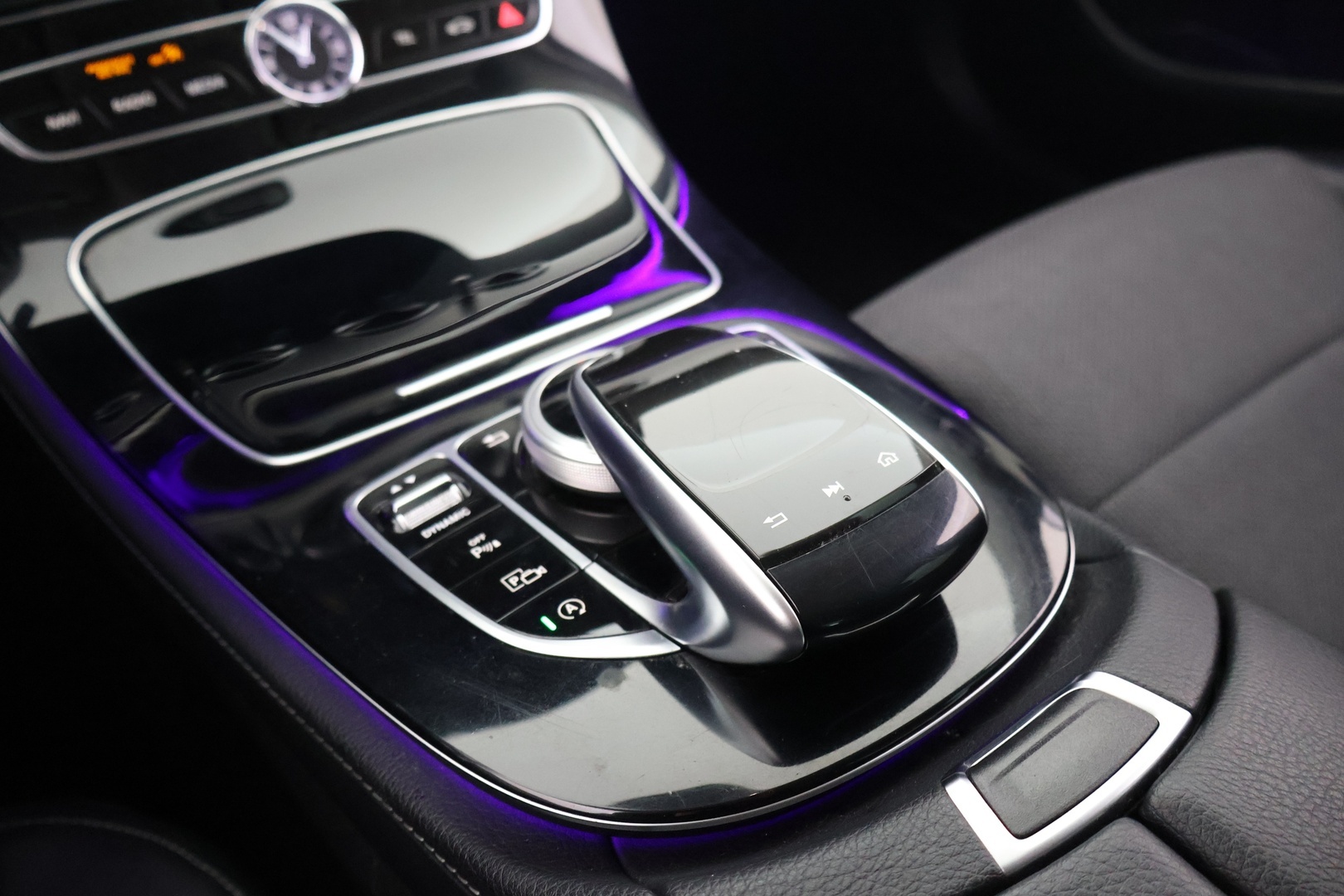 MERCEDES-BENZ E 2019