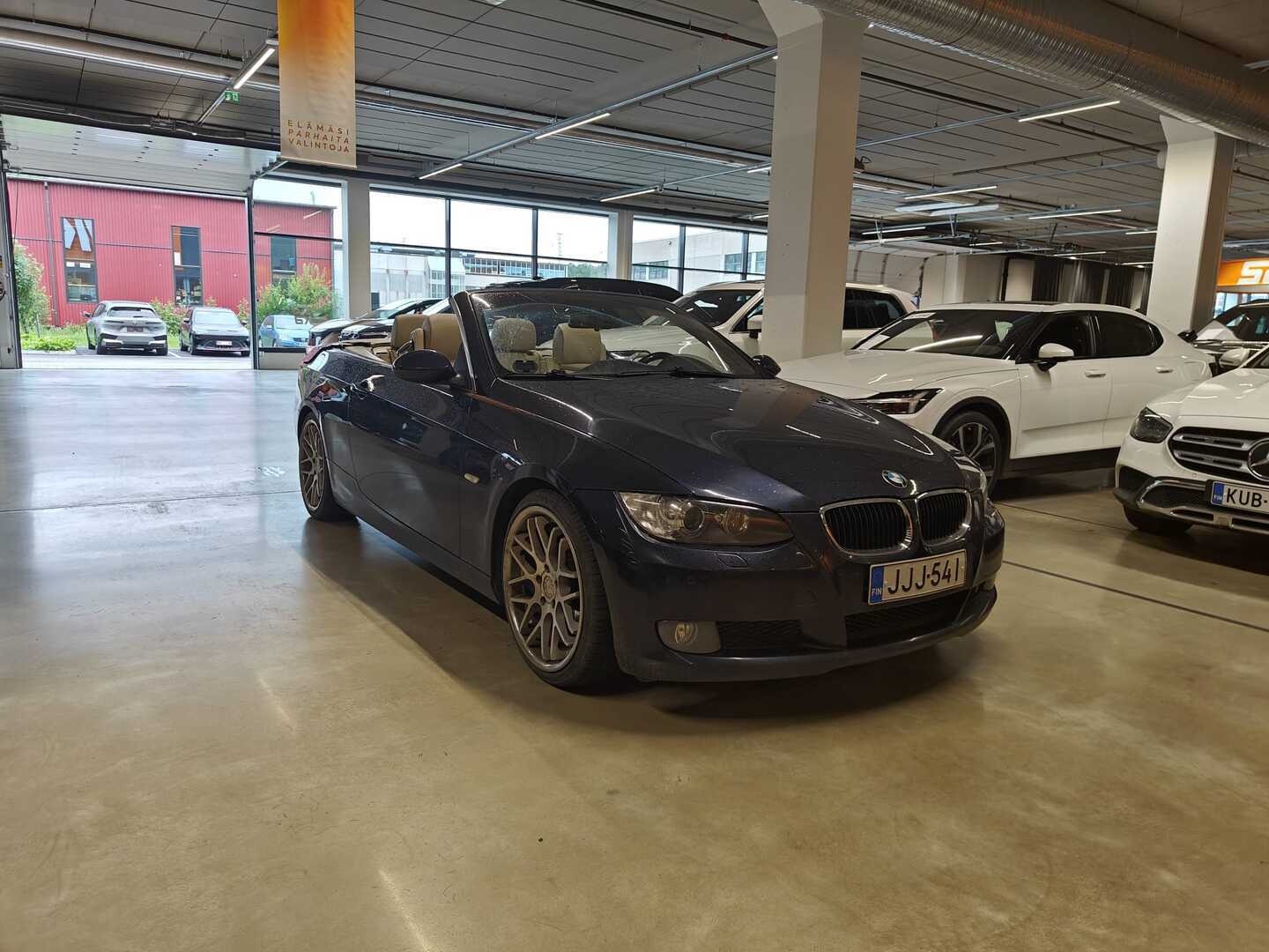 BMW 320 2008