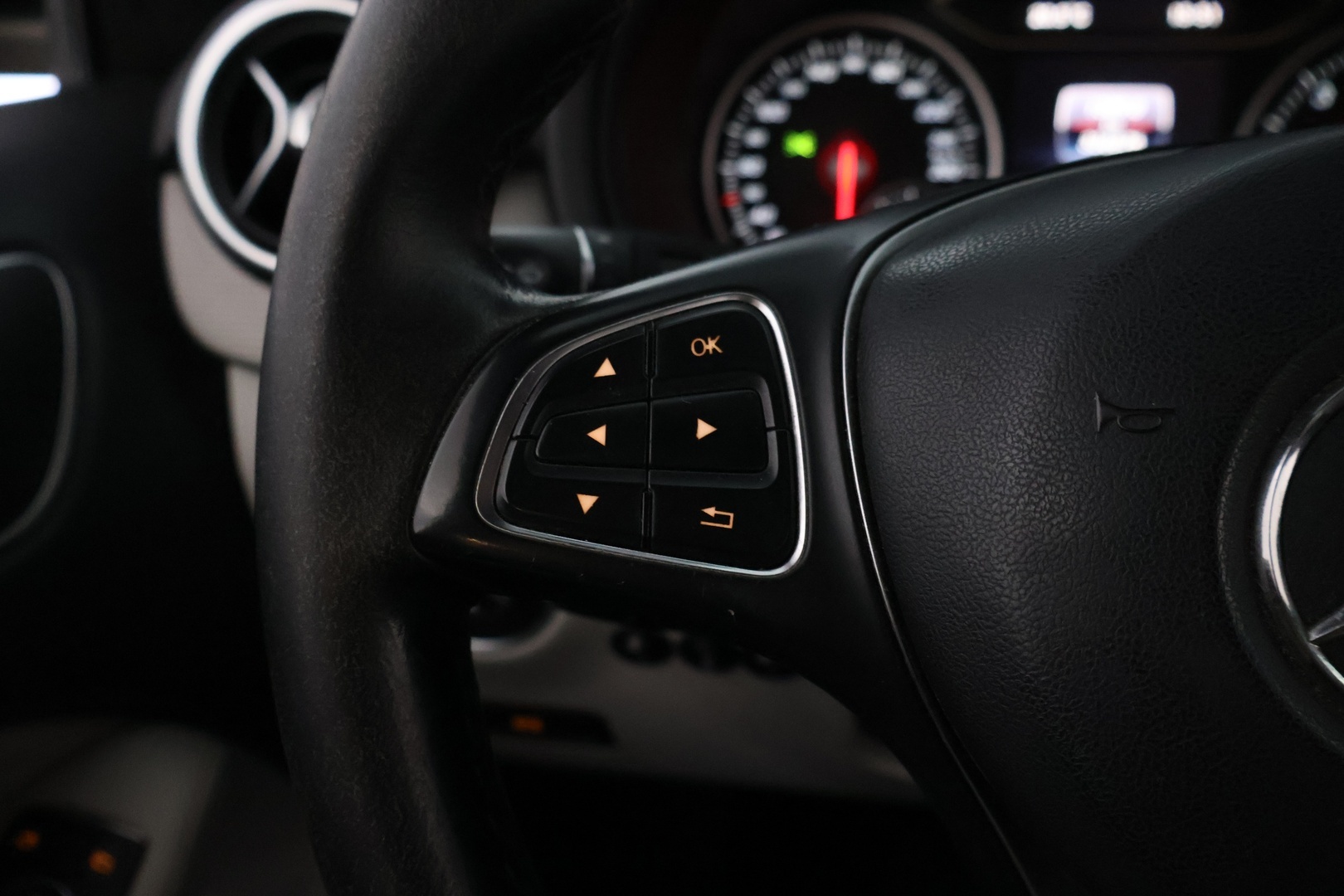 MERCEDES-BENZ B 2018