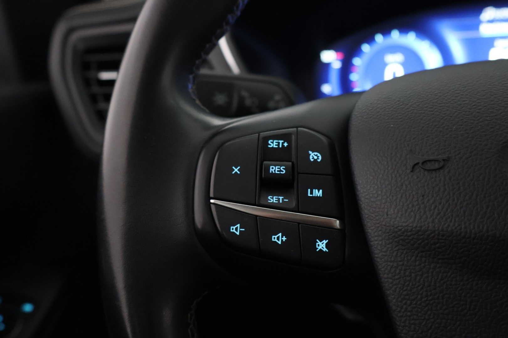 FORD Kuga 2023