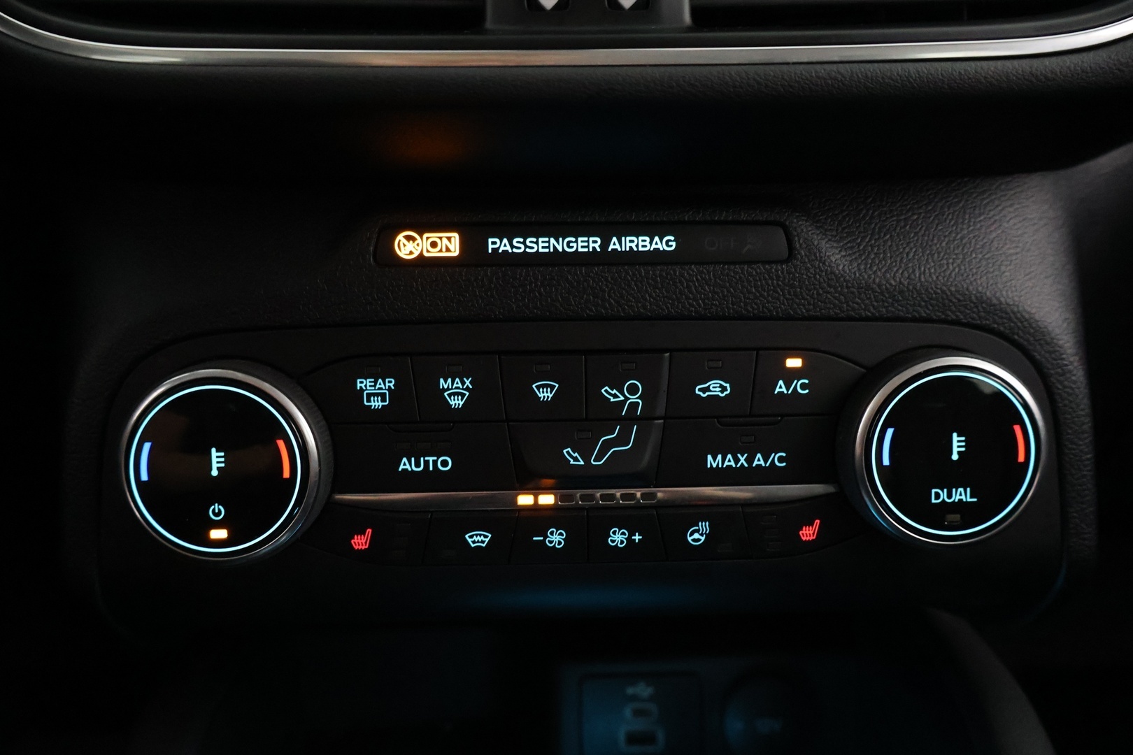 FORD Kuga 2023