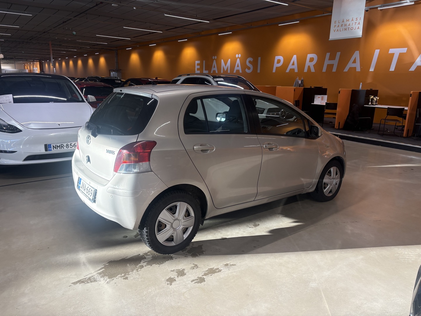 TOYOTA Yaris 2009