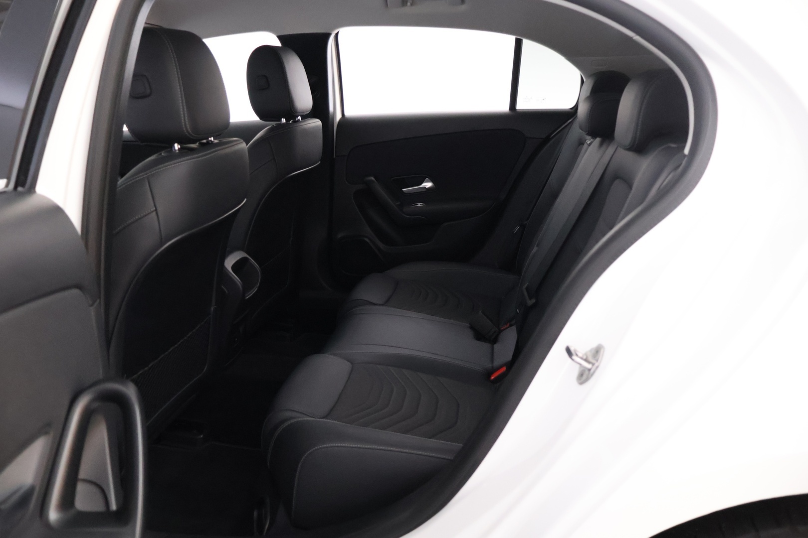 MERCEDES-BENZ A 2022