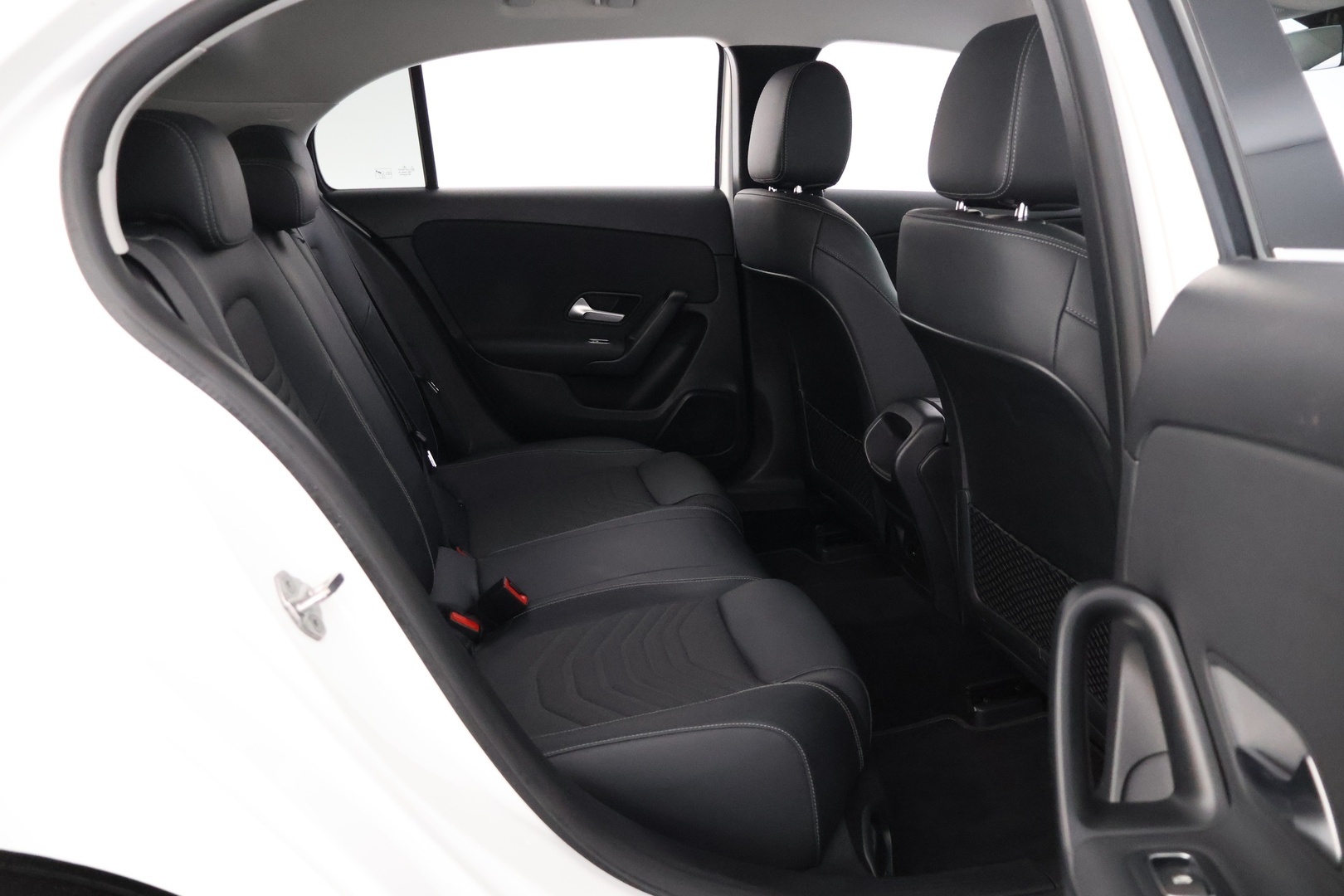 MERCEDES-BENZ A 2022