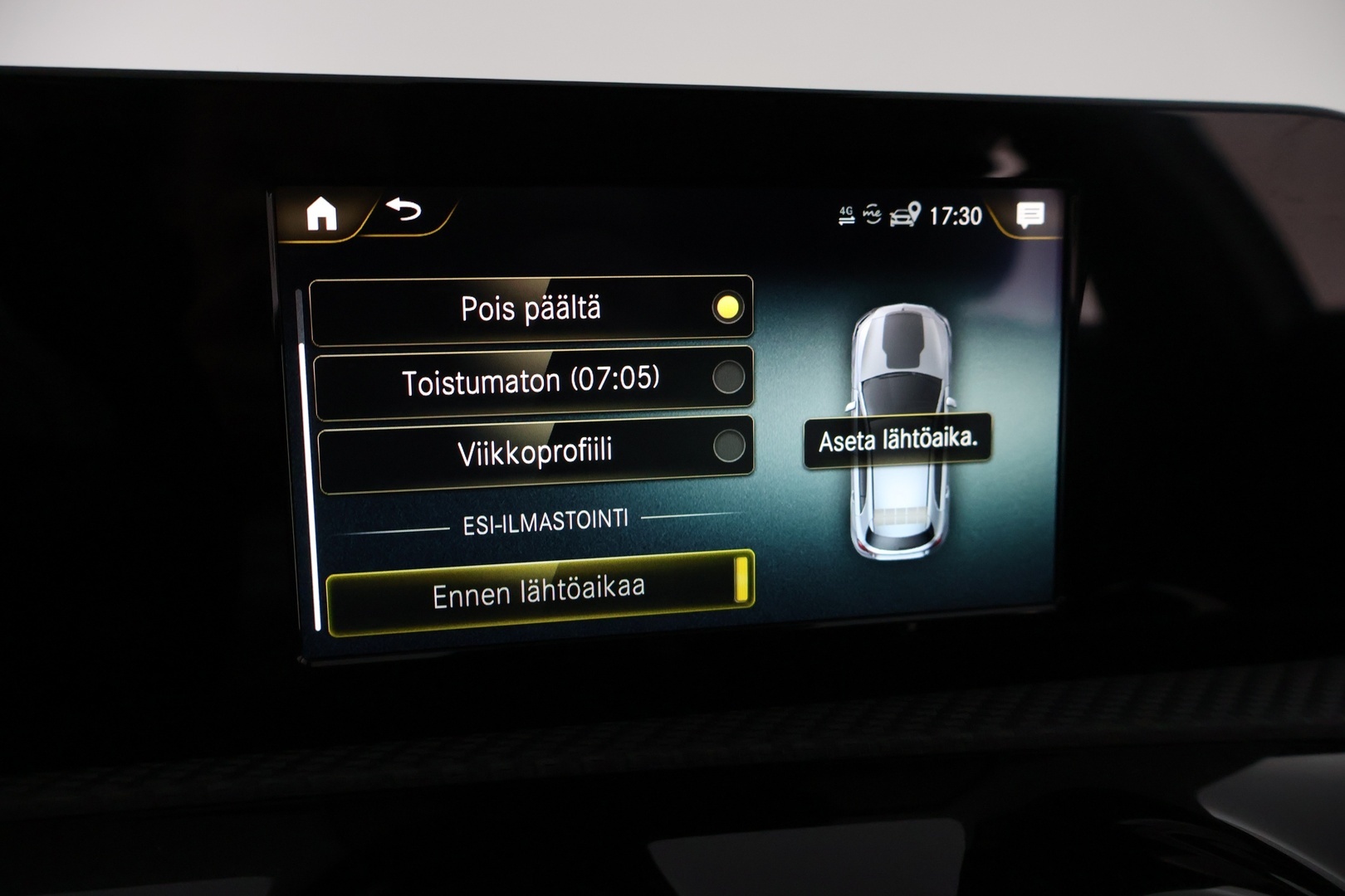 MERCEDES-BENZ A 2022