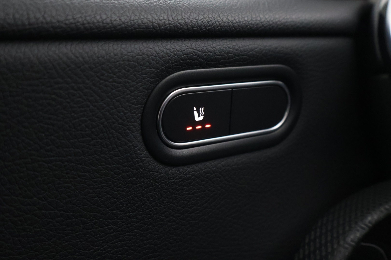 MERCEDES-BENZ A 2022