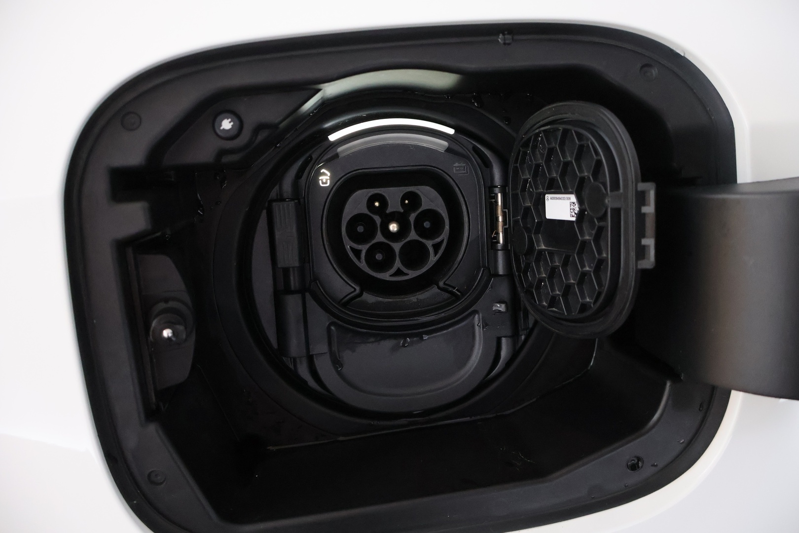 MERCEDES-BENZ A 2022