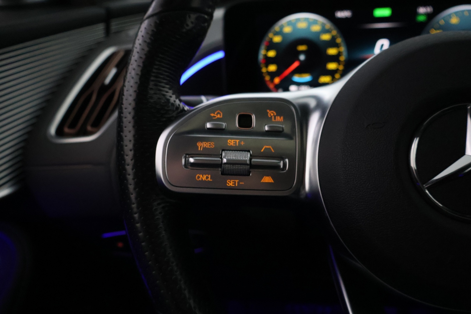 MERCEDES-BENZ EQC 2021