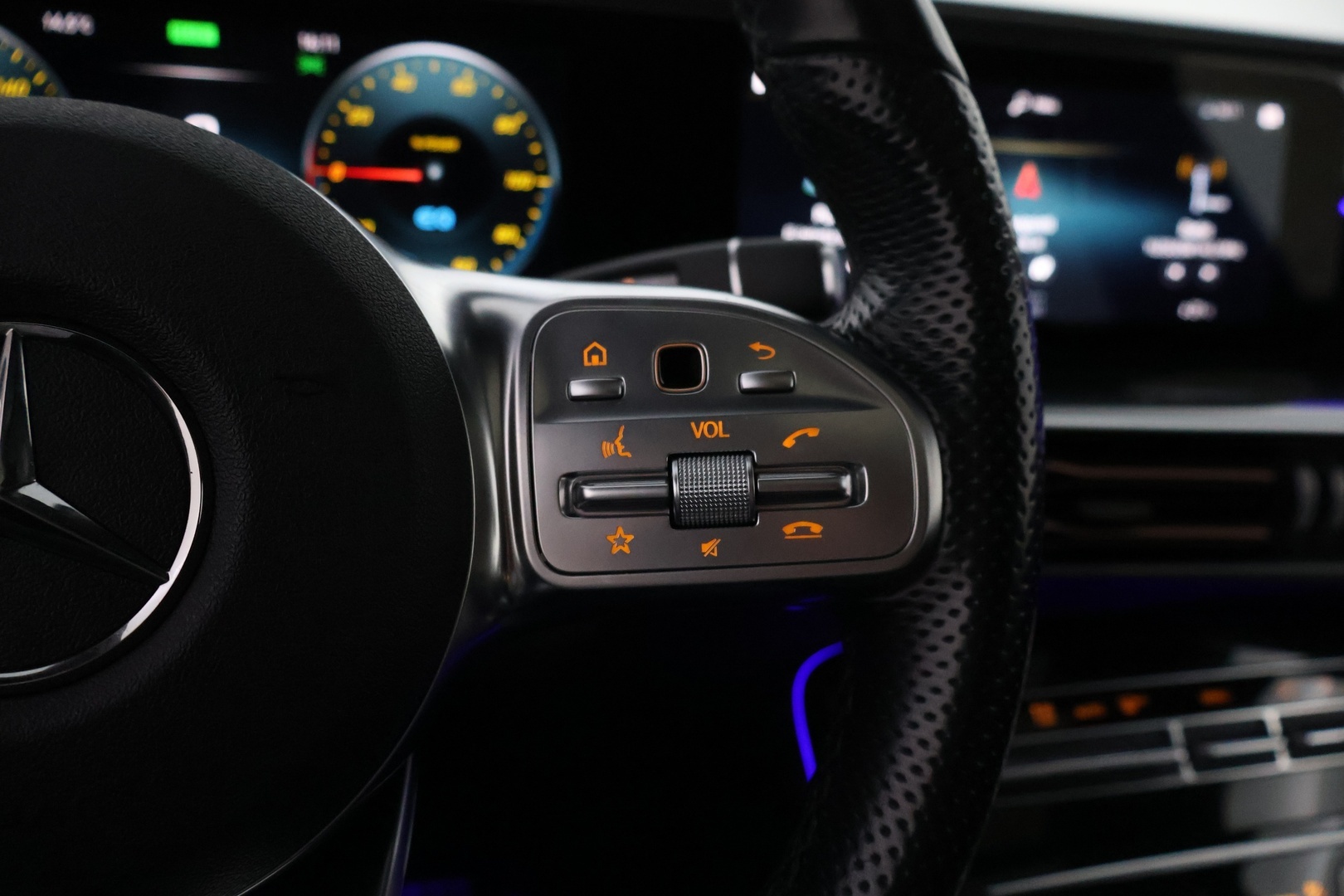 MERCEDES-BENZ EQC 2021