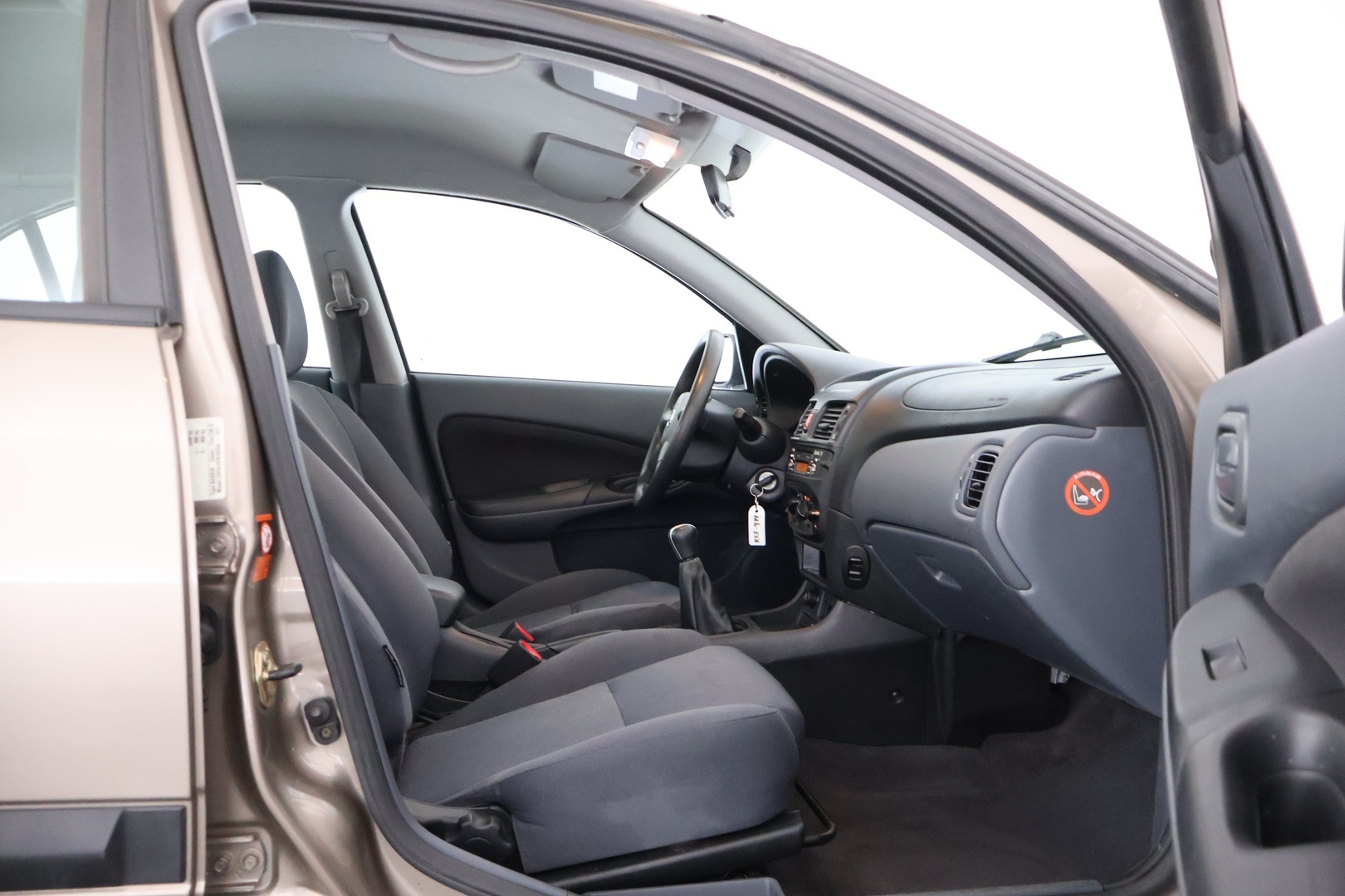 NISSAN Almera 2005