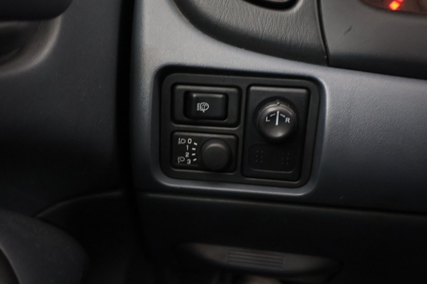 NISSAN Almera 2005