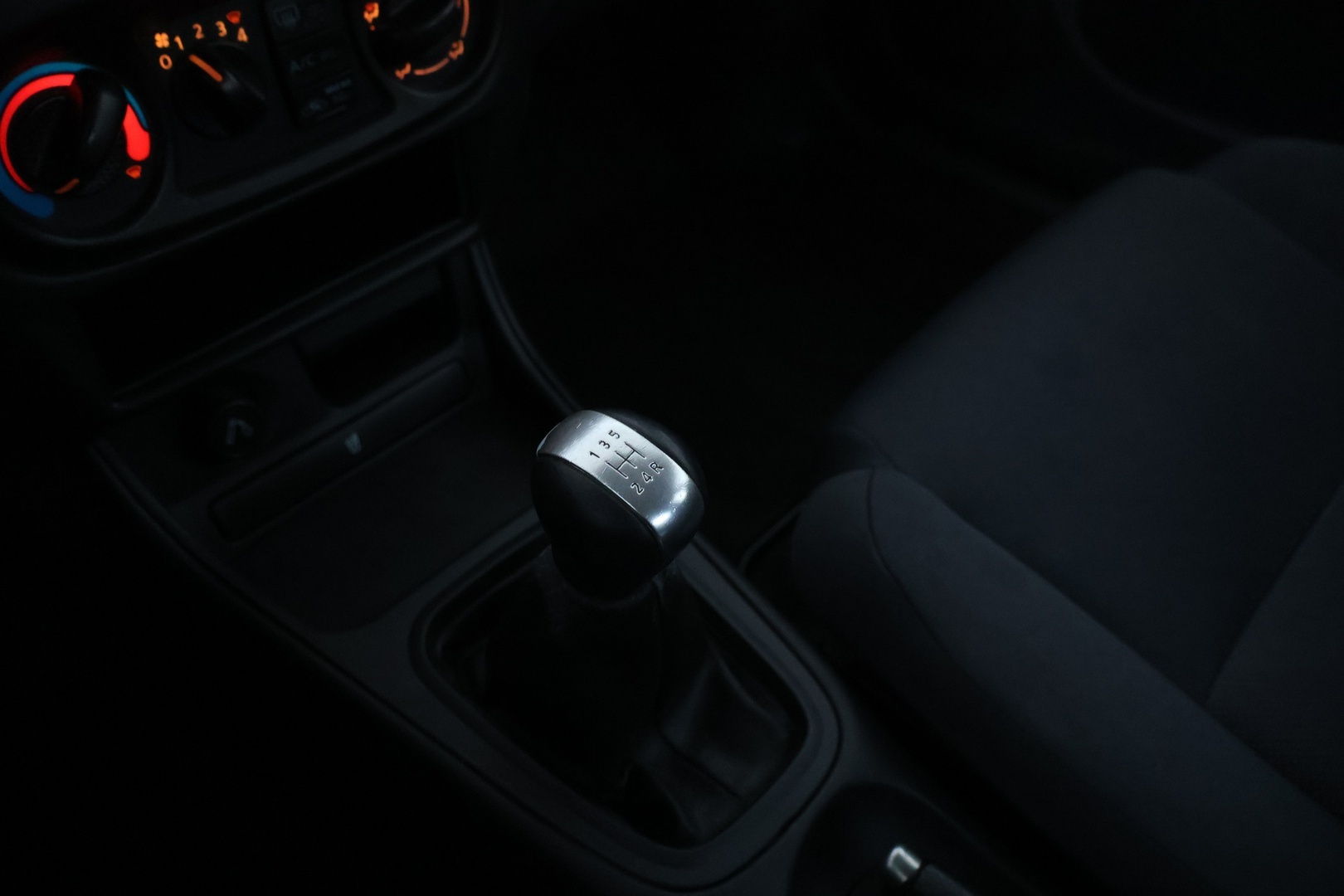 NISSAN Almera 2005