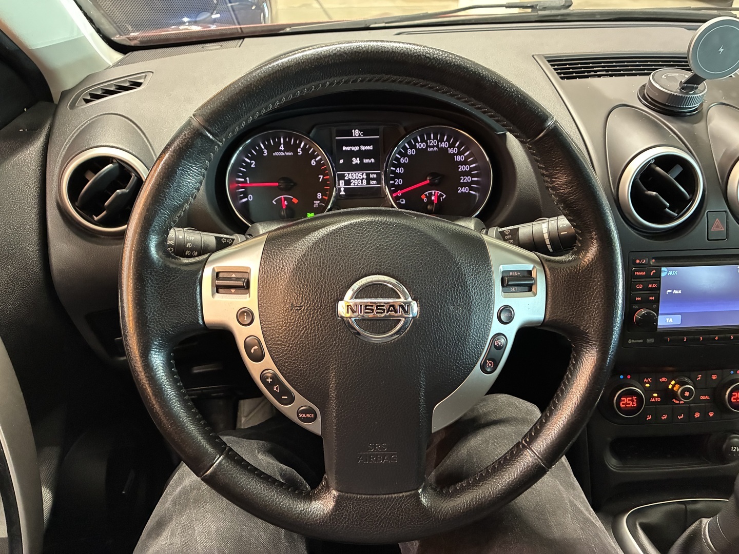 NISSAN Qashqai 2012