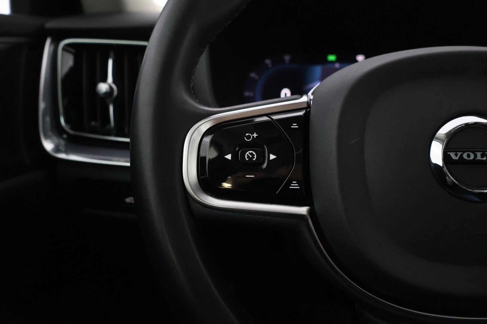 VOLVO V60 Cross Country 2023