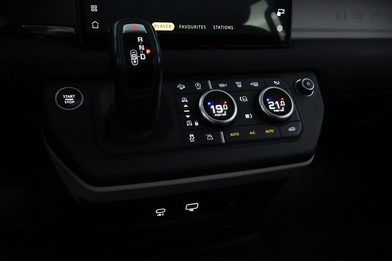 LAND ROVER Defender 2022