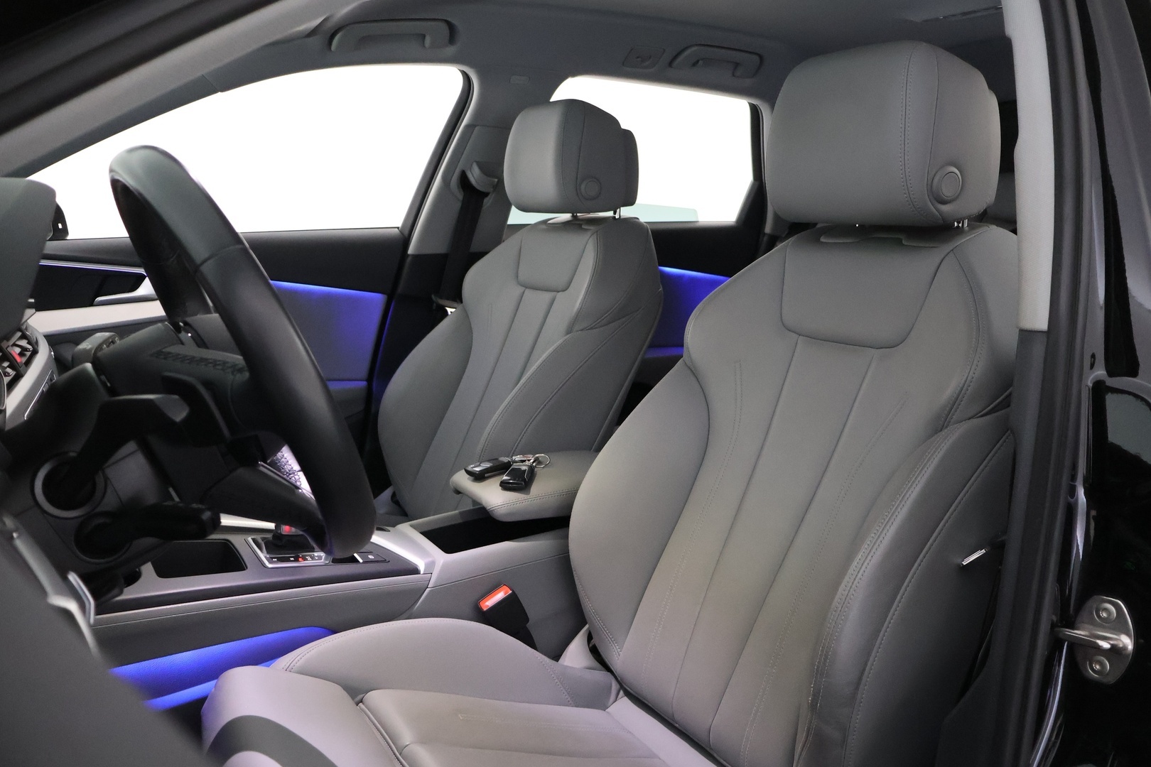 AUDI A4 2023