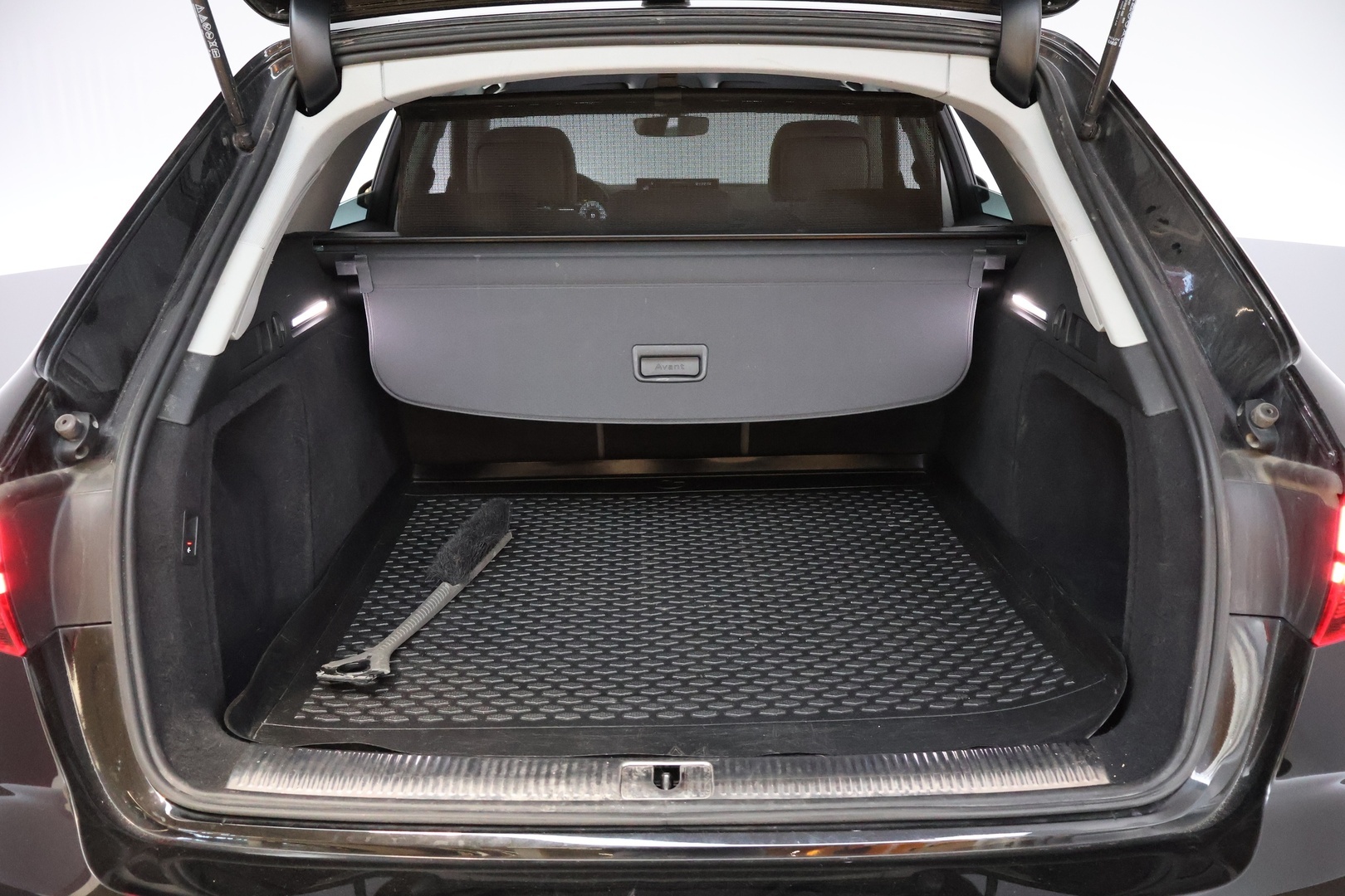 AUDI A4 2023