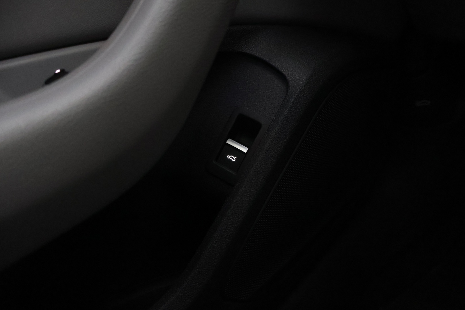 AUDI A4 2023
