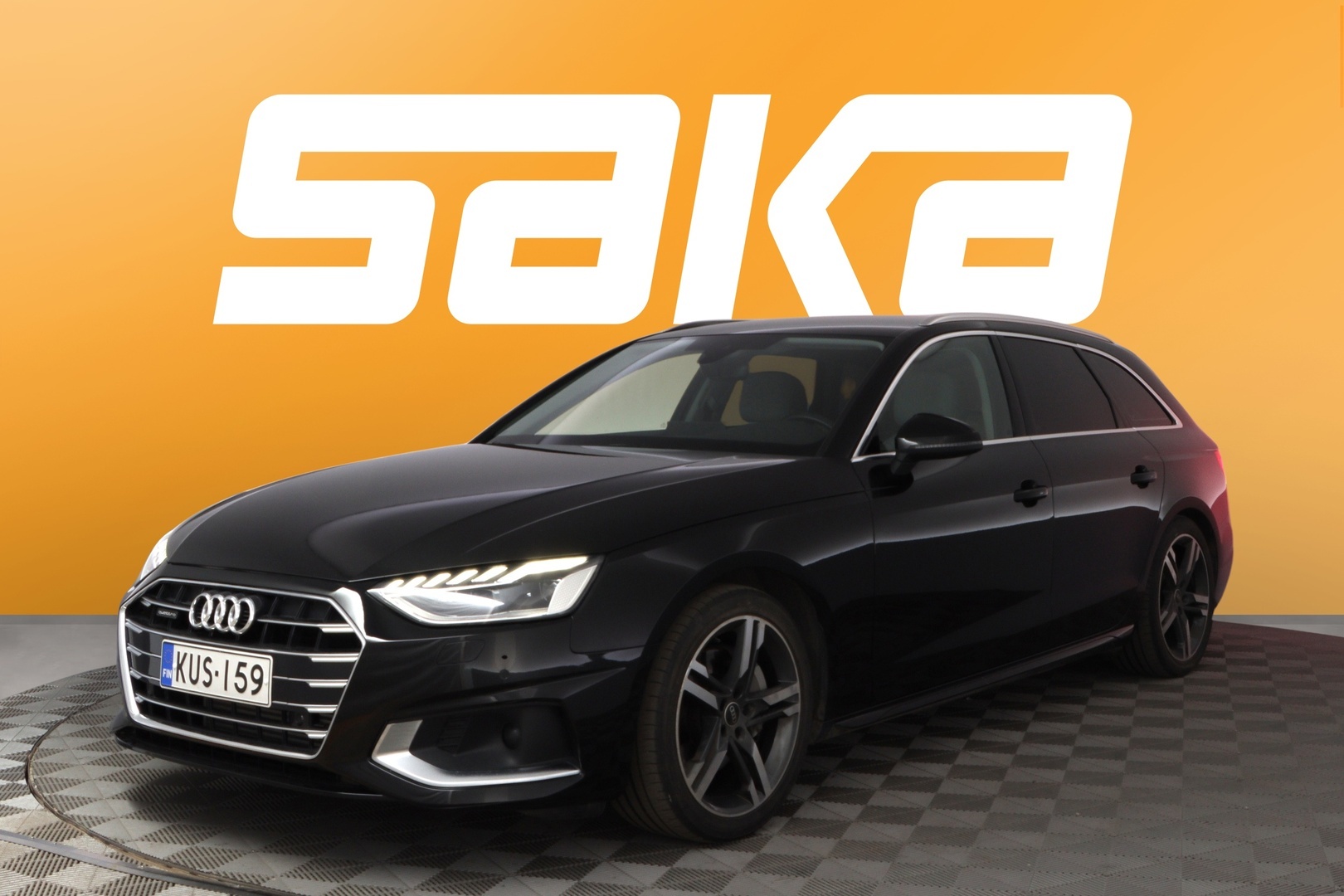 AUDI A4 2023