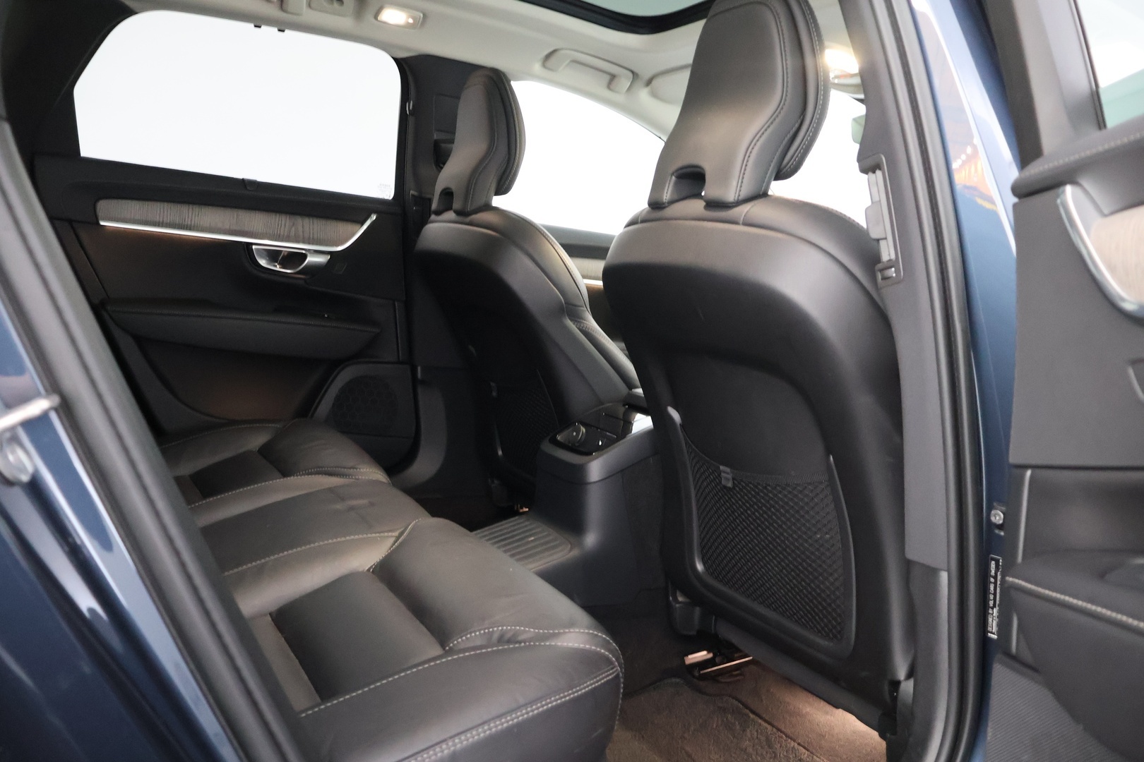 VOLVO V90 2023