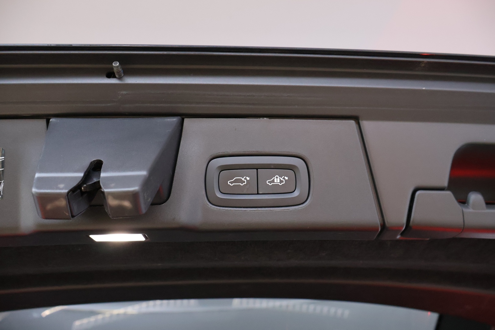 VOLVO V90 2023