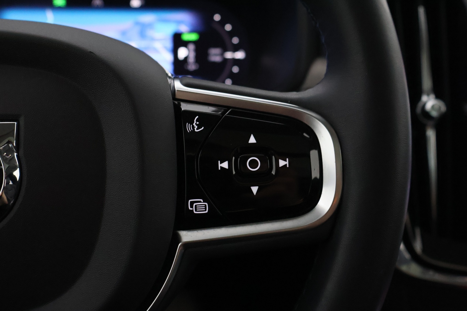 VOLVO V90 2023