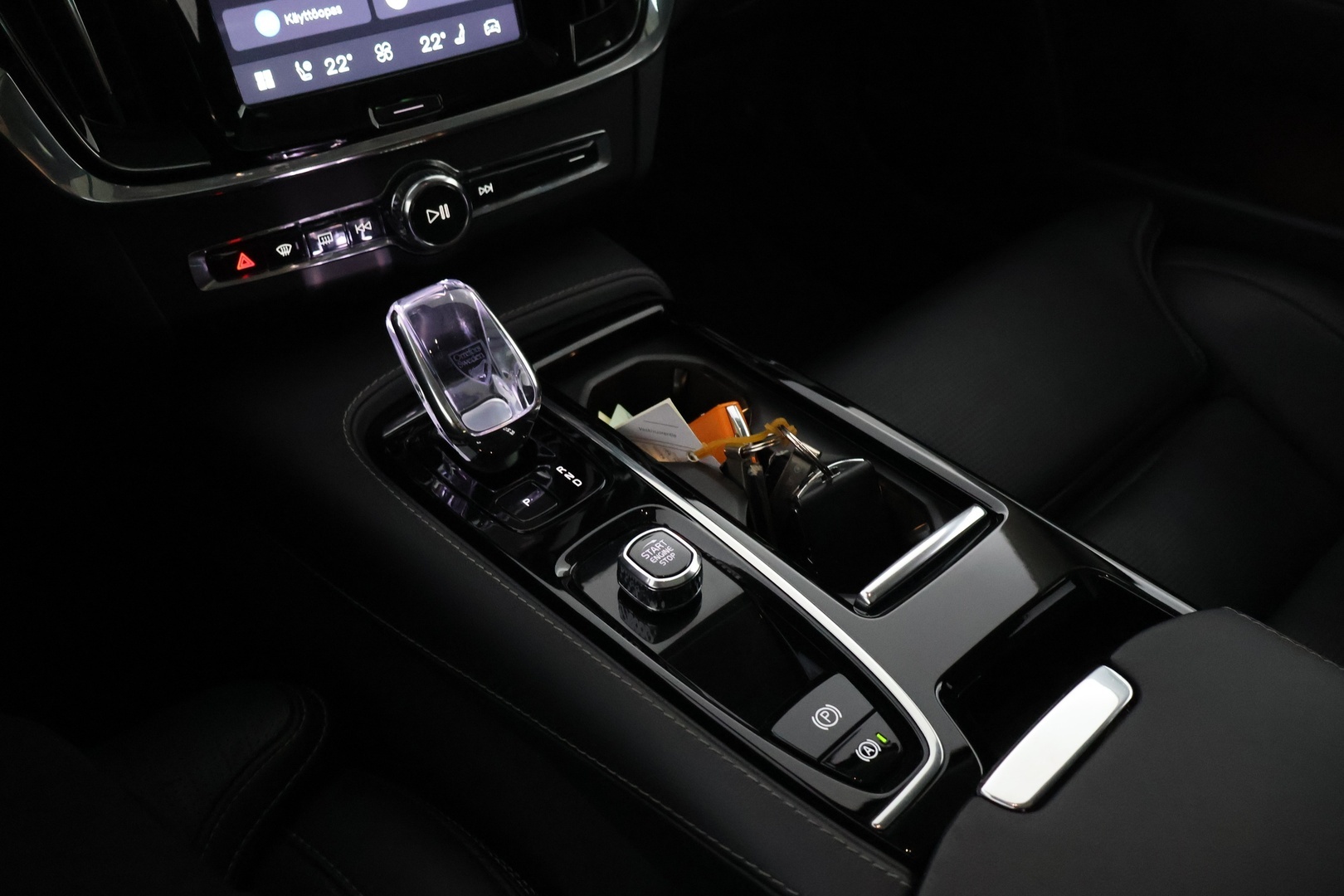 VOLVO V90 2023