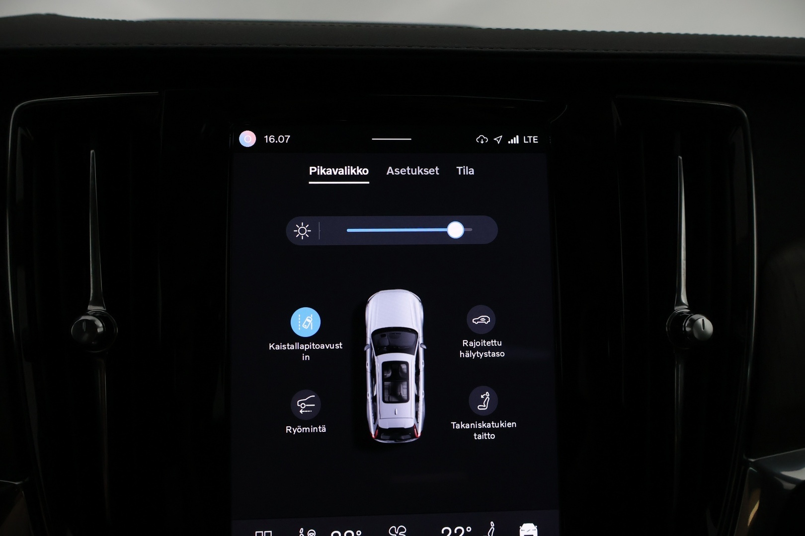 VOLVO V90 2023