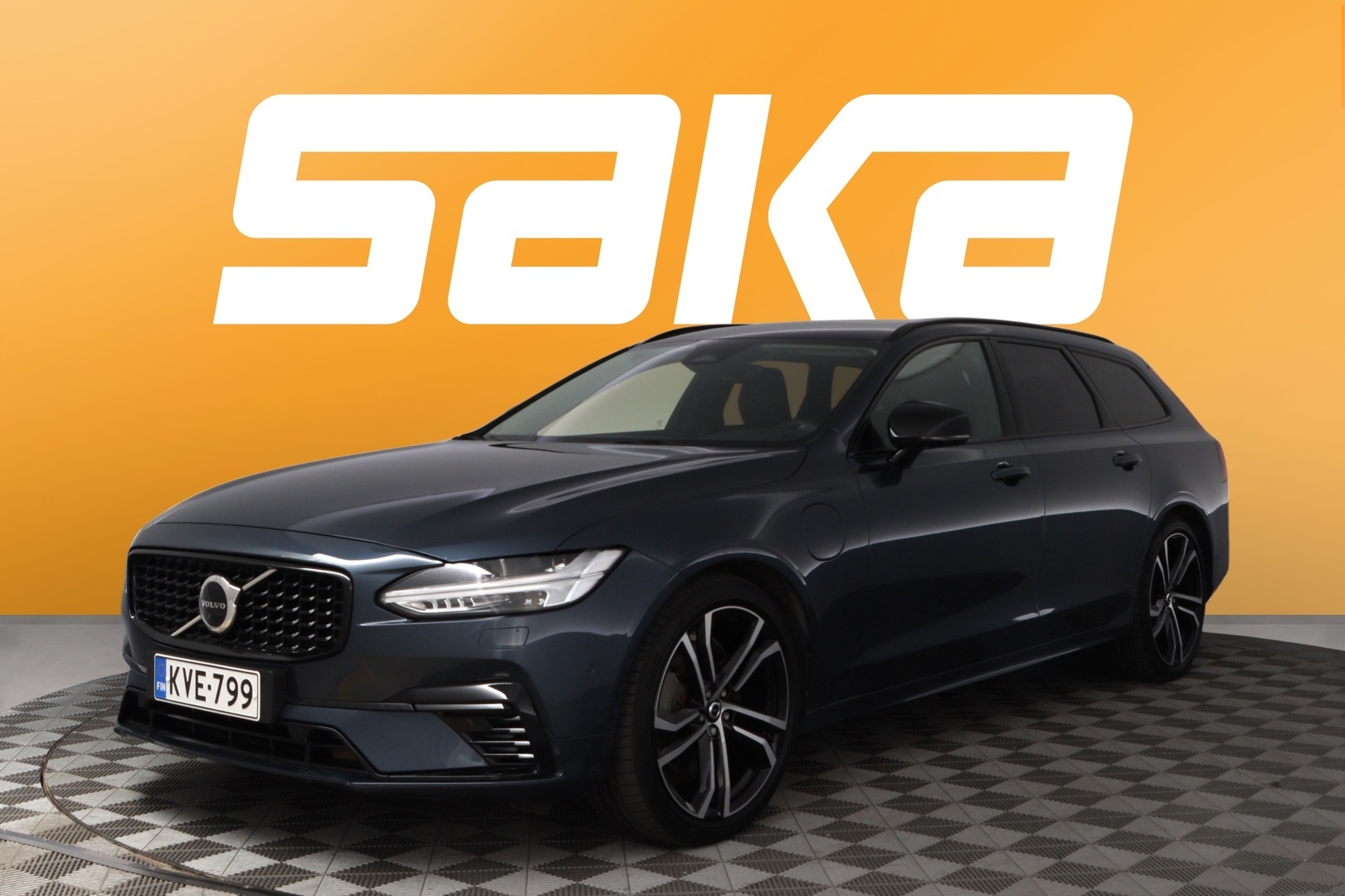VOLVO V90 2023