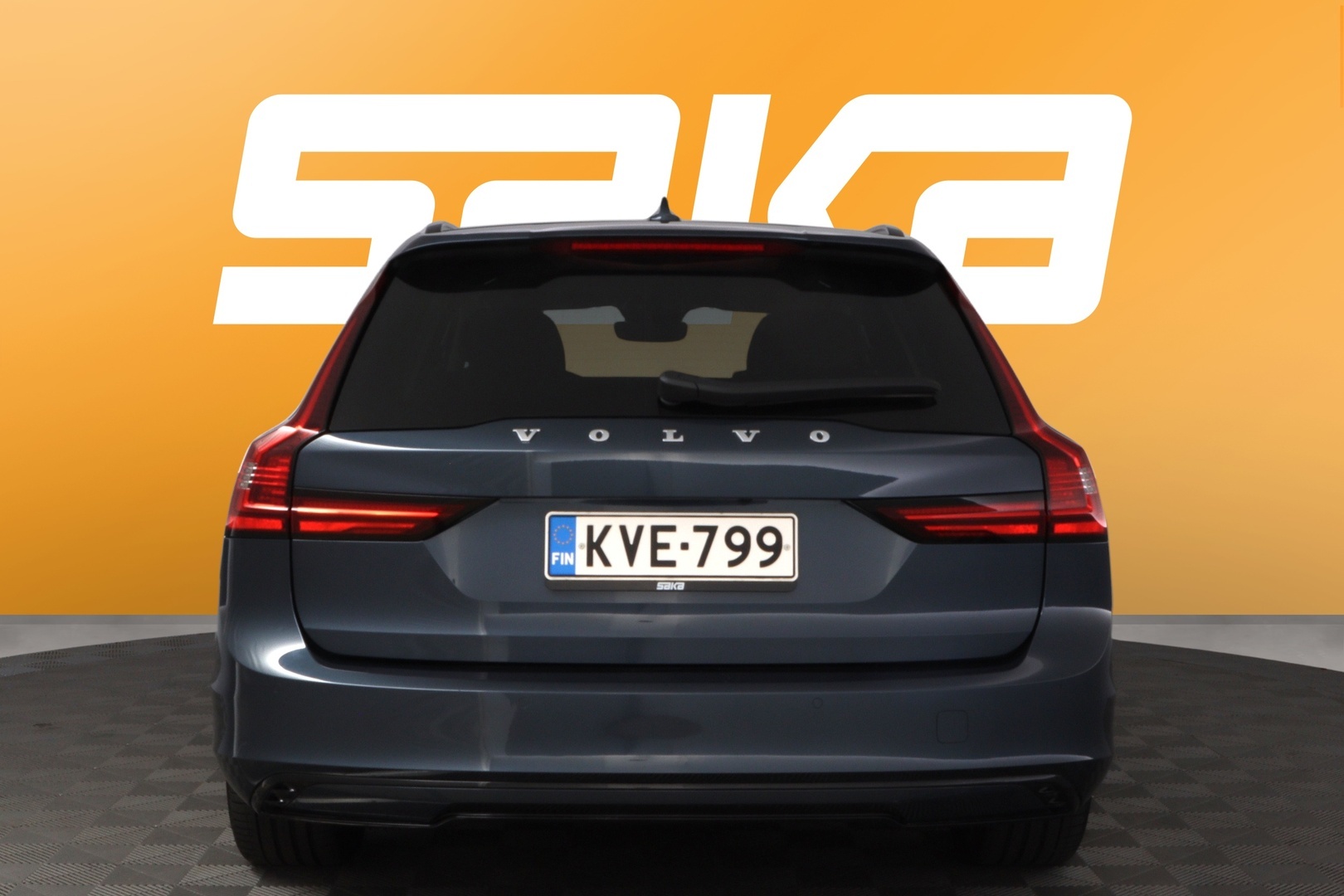 VOLVO V90 2023