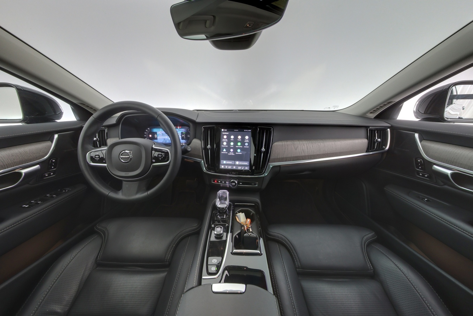 VOLVO V90 2023