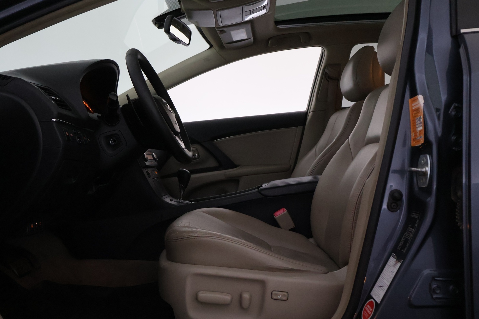 TOYOTA Avensis 2010