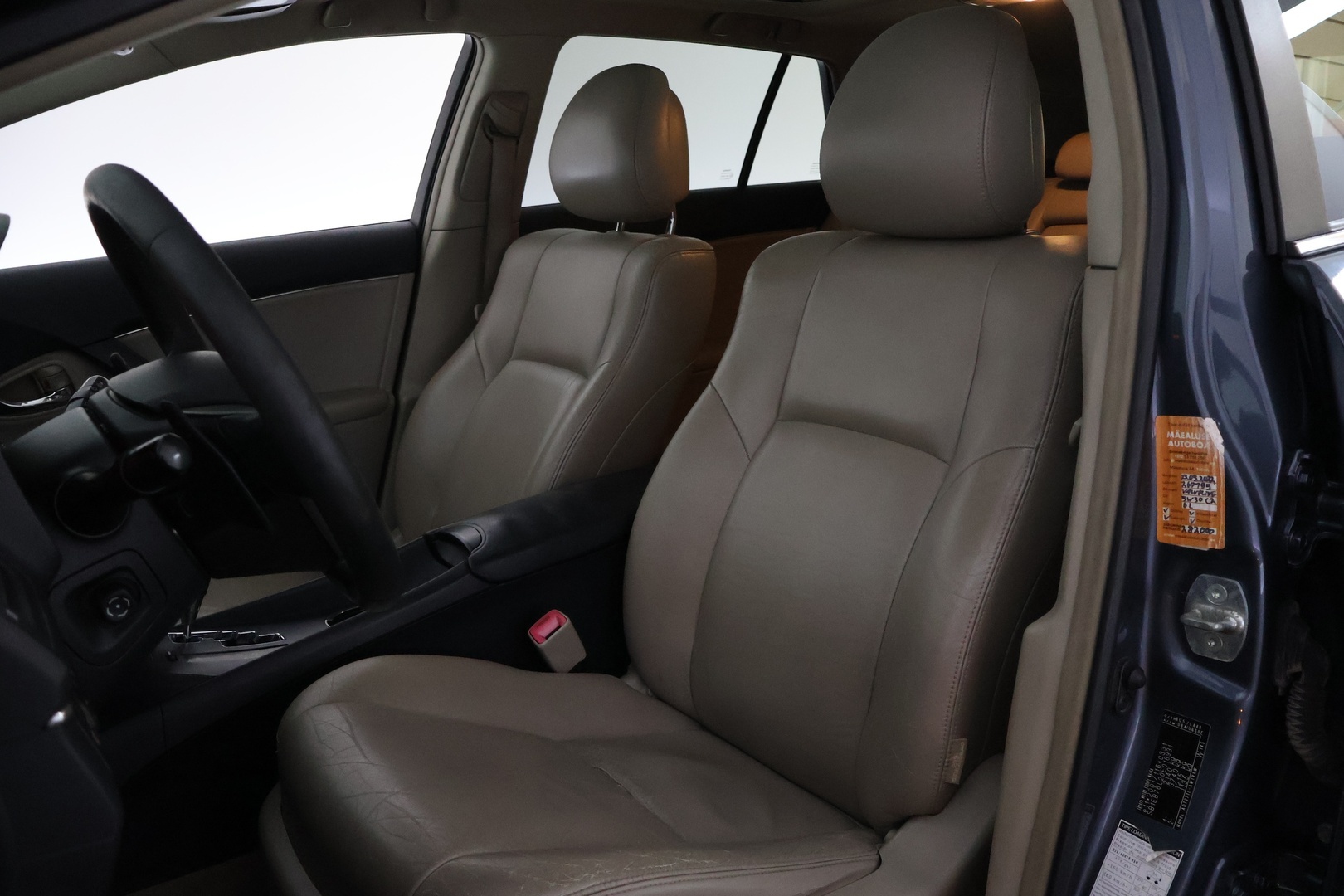 TOYOTA Avensis 2010