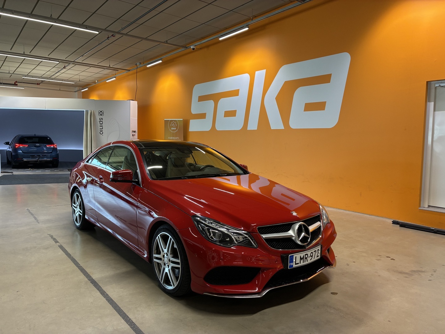 MERCEDES-BENZ E 2015