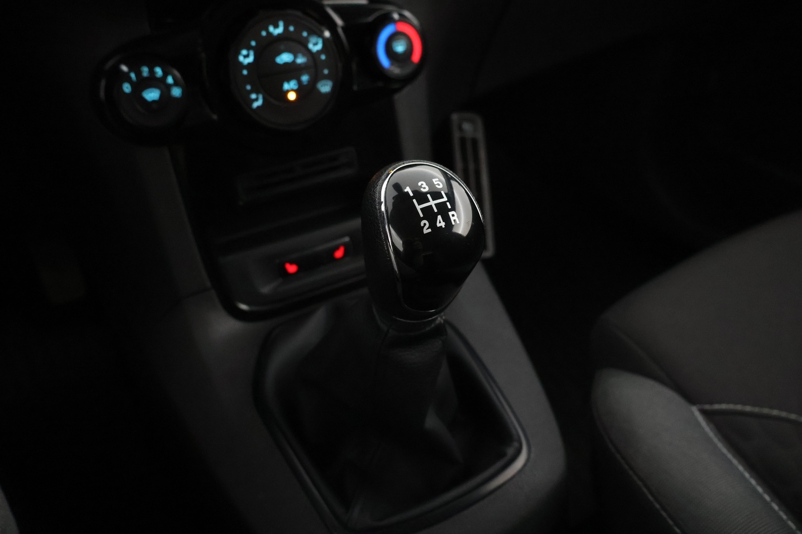 FORD Fiesta Van 2017