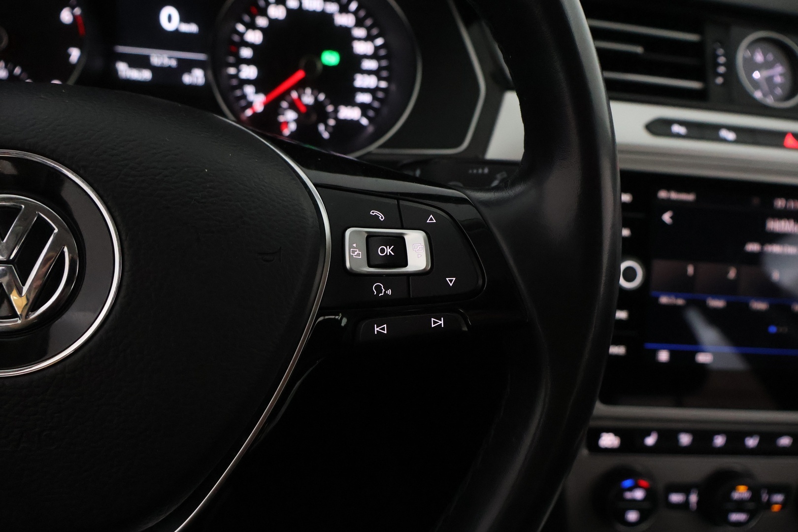 VOLKSWAGEN Passat 2018