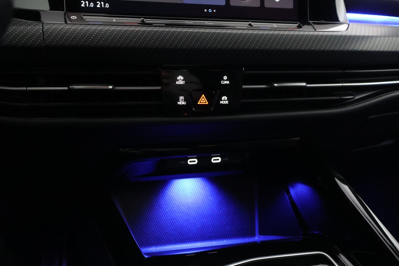 VOLKSWAGEN Golf 2023