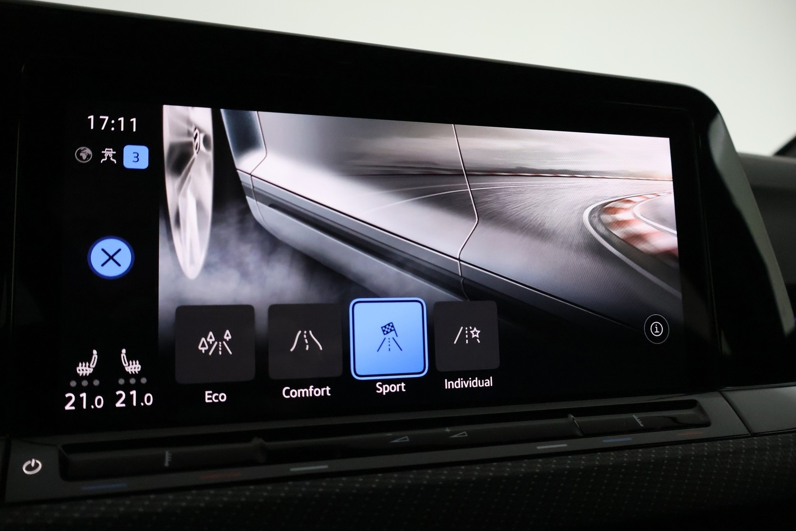 VOLKSWAGEN Golf 2023