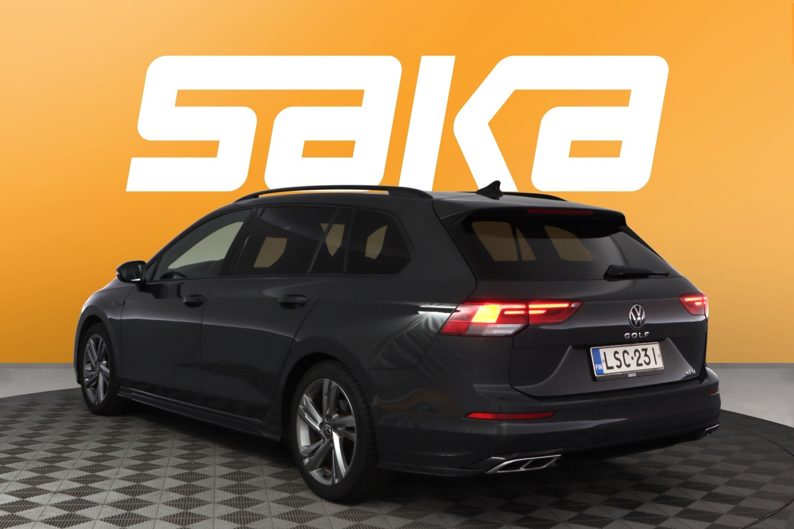 VOLKSWAGEN Golf 2023