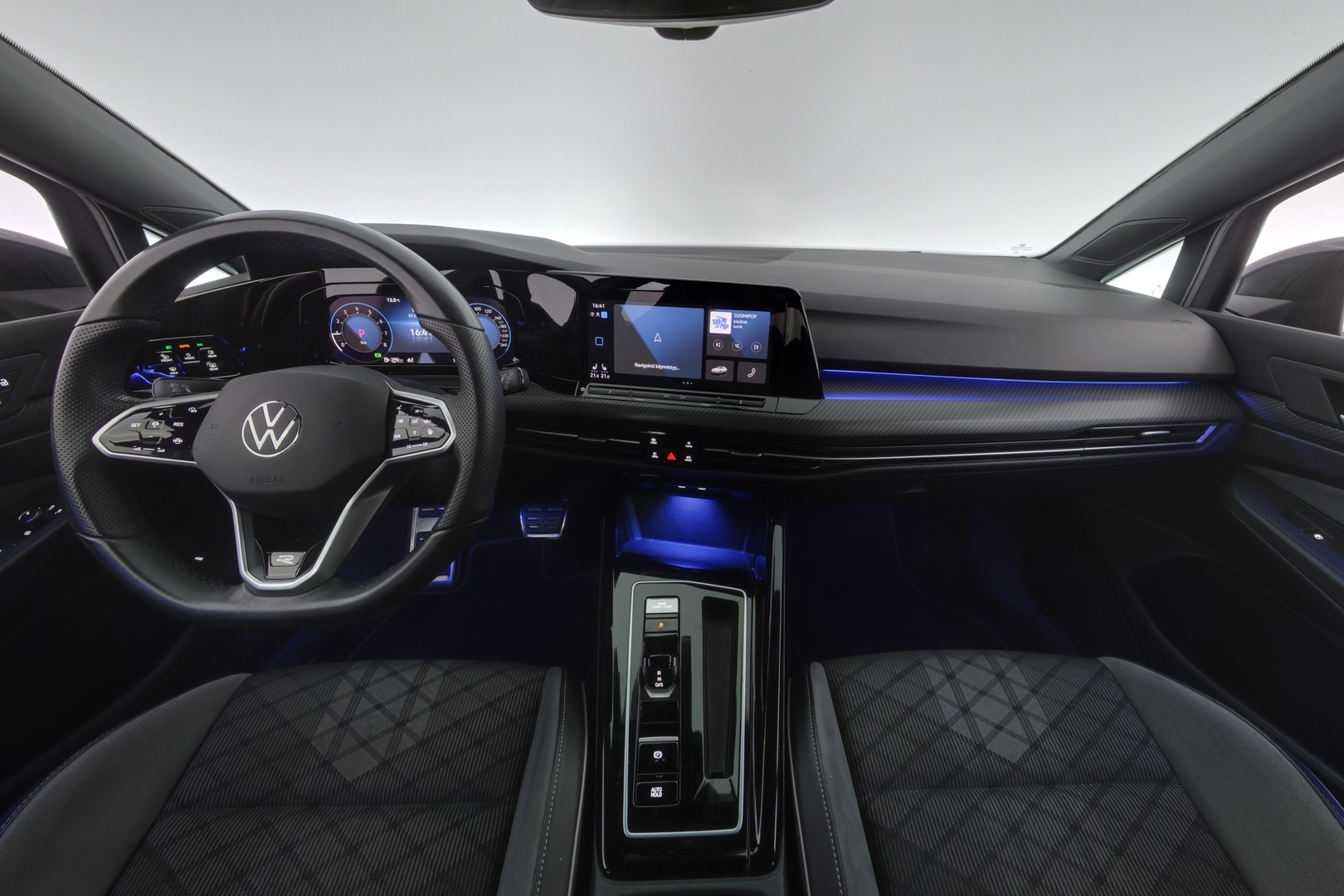 VOLKSWAGEN Golf 2023