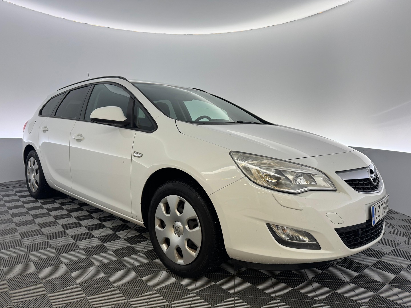 OPEL Astra 2012