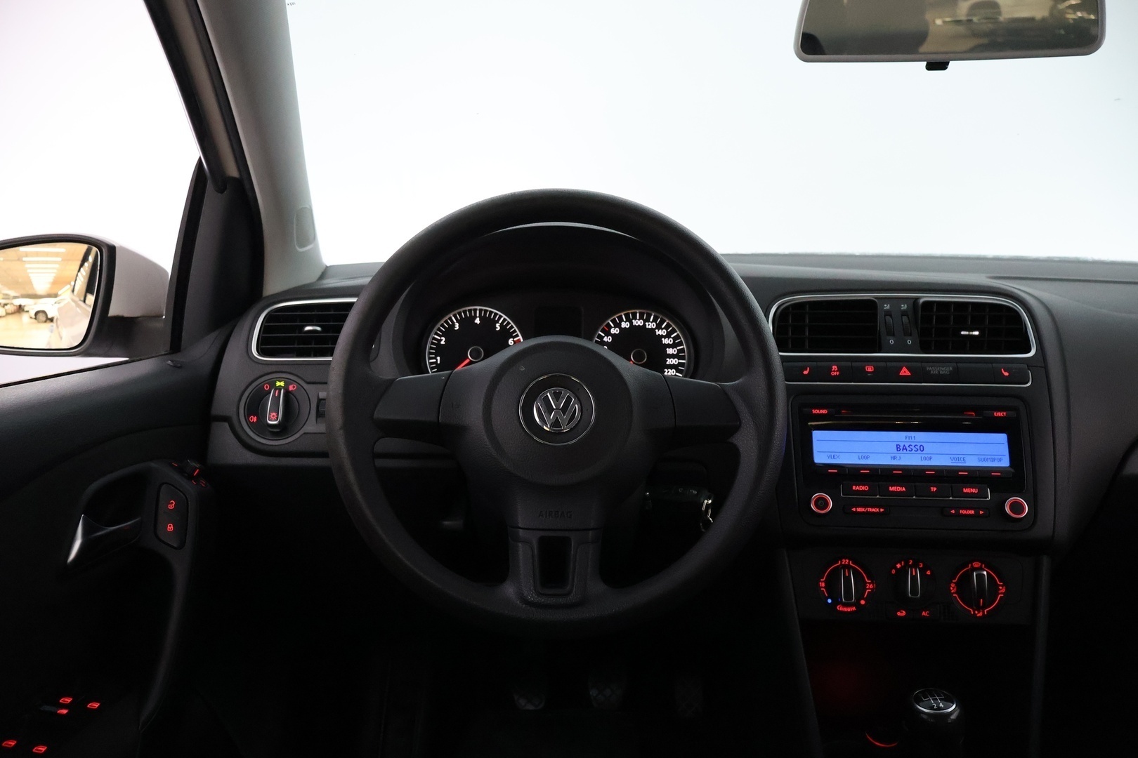 VOLKSWAGEN Polo 2010