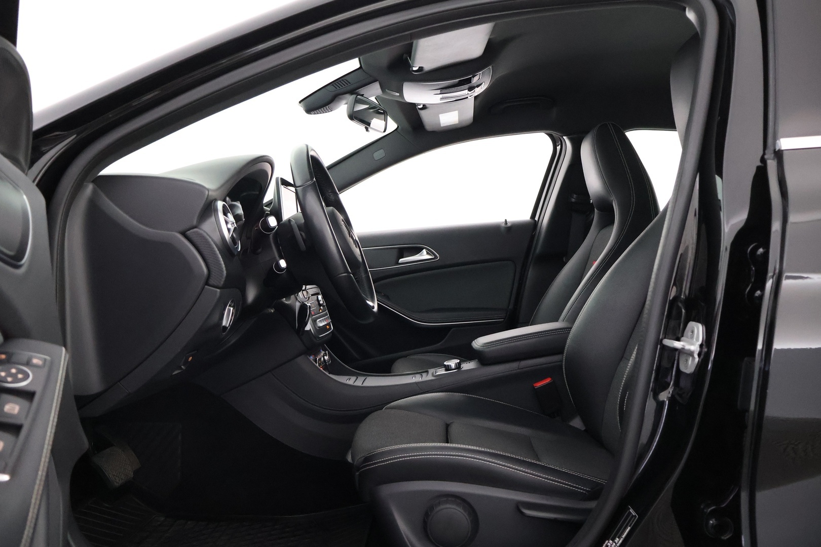 MERCEDES-BENZ A 2016