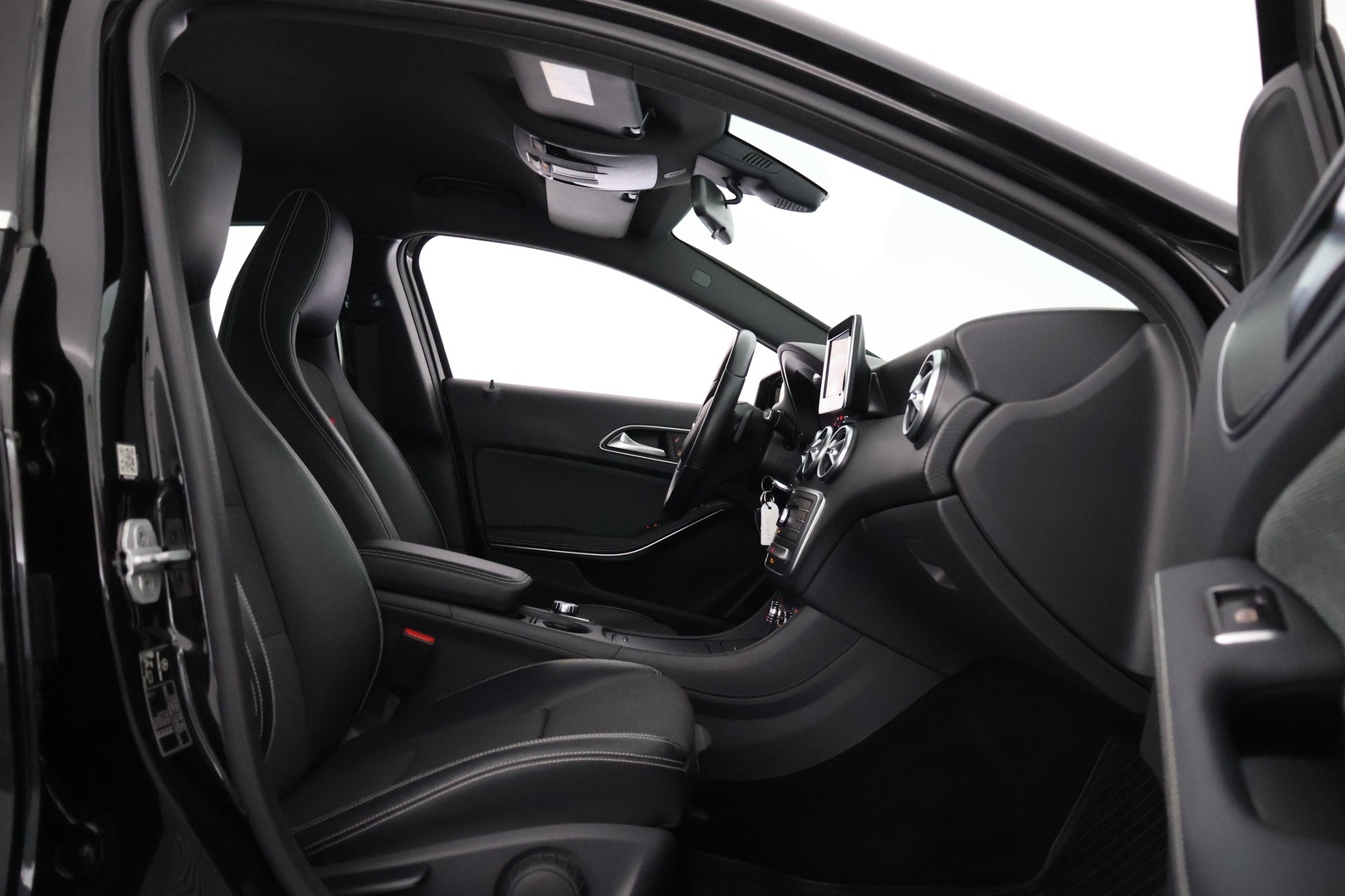 MERCEDES-BENZ A 2016