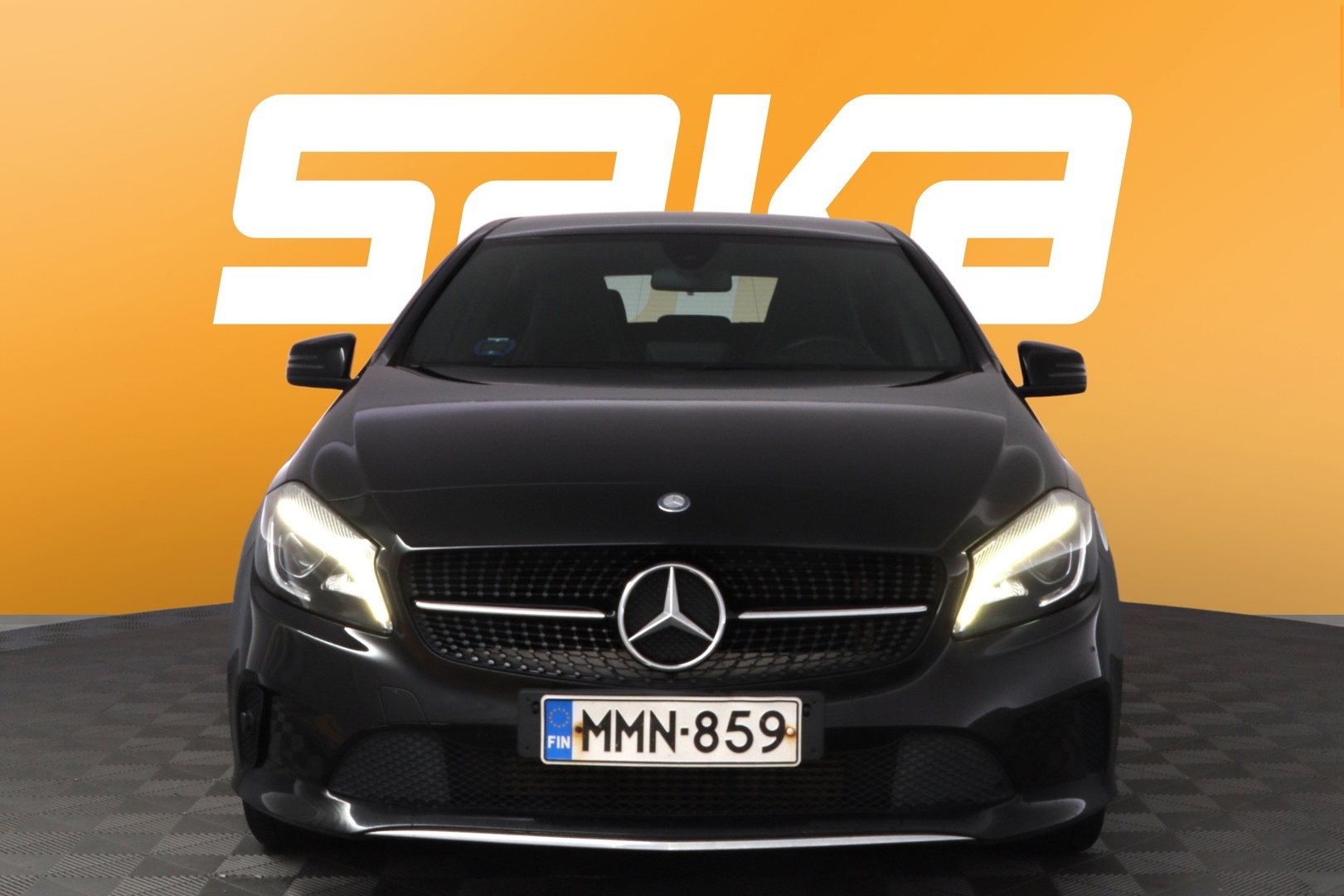 MERCEDES-BENZ A 2016